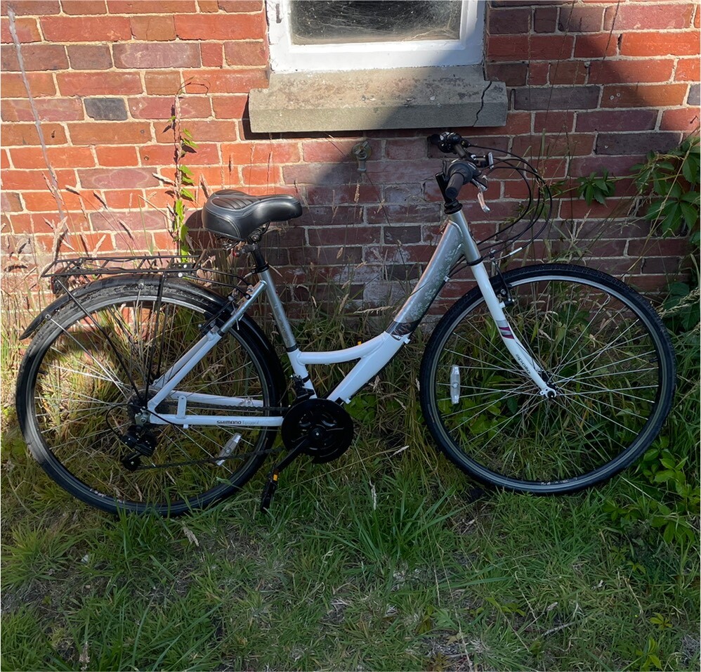 Apollo Elyse Hybrid Womens Bike | in 